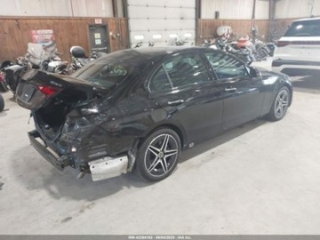 Mercedes Klasa C W206 2023 Mercedes-Benz Klasa C 2023 MERCEDES-BENZ C 300 4MATIC 2.0 Benzyna 255KM, zdjęcie 4