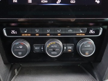 Volkswagen Passat B8 Variant 1.5 TSI EVO 150KM 2019 VW Passat 1.5 TSI, Salon Polska, Automat, Skóra, zdjęcie 16