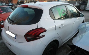 Peugeot 208 I Hatchback 5d Facelifting 1.5 BlueHDi 102KM 2019 Peugeot 208 1.5 Diesel 102KM, zdjęcie 3