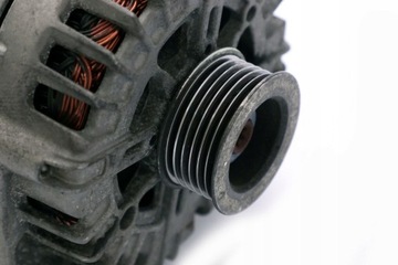 BMW E60 E81 E87 E90 N47 Генератор 180A 7802261