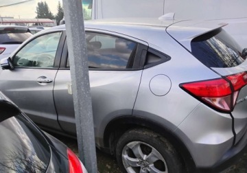 Honda HR-V II 2016 Honda HR-V 2016r, 1.8 Benzyna. AUTOMAT. Uszkodzony lewy przod. 1.8 Benzyna, zdjęcie 2