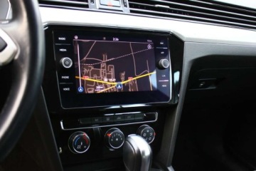 Volkswagen Passat B8 Variant Facelifting 2.0 TDI SCR 150KM 2020 Volkswagen Passat 2.0 TDI 150KM Bezwypadkowy 100 Serwisowany I Wlasciciel, zdjęcie 27