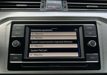 Volkswagen Passat B8 Limousine Facelifting 1.5 TSI EVO 150KM 2021 Volkswagen Passat Essence Pakiety, Tempomat, Reflektory LED, Bezwypadkowy, zdjęcie 28