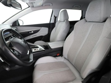 Peugeot 5008 II Crossover 1.5 BlueHDI 130KM 2019 Peugeot 5008 automat jasna tapicerka półskóry, zdjęcie 12
