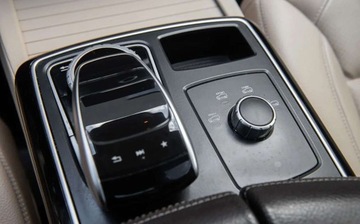 Mercedes GLE W166/C292 SUV 3.0 400 333KM 2017 Mercedes-Benz GLE 3.0B 333Ps Ledy Panorama Kamery 360 Jasna skora ZADBANY, zdjęcie 31