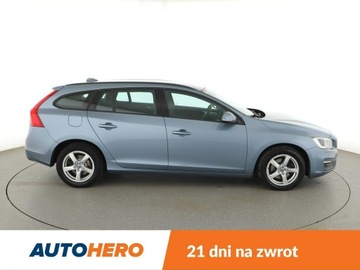 Volvo V60 I Kombi Facelifting 2.0 D3 DRIVE-E 150KM 2016 Volvo V60 2.0D Automat Business Navi Tempomat, zdjęcie 8