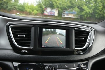 Chrysler Pacifica II 3.6 V6 291KM 2019 Chrysler Pacifica 3.6 V6 291KM 2019r. Touring, zdjęcie 9