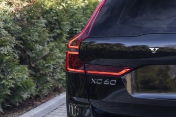 Volvo XC60 II 2025 Volvo XC 60 Plus Dark B5 AWD mild hybrid Benzyna, zdjęcie 11