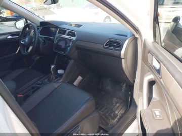 Volkswagen Tiguan II 2022 Volkswagen Tiguan 2.0T SE 2022 2.0 Benzyna 184KM, zdjęcie 9