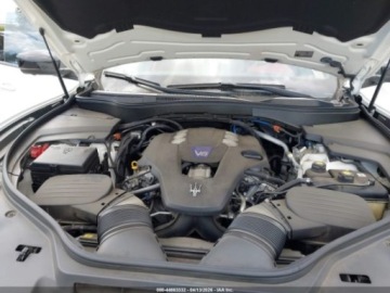 Maserati Levante 2022 Maserati Levante Modena 2022 3.0 Benzyna 424KM, zdjęcie 9