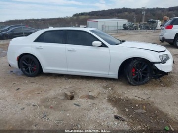 Chrysler 300C II 2023 Chrysler 300 C 2023 6.4l 6.4 Benzyna 485KM, zdjęcie 6