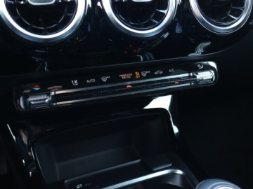 Mercedes CLA C118/X118 Coupe 2.0 200d 150KM 2021 Mercedes CLA 200 d, Navi, Klima, Klimatronic, zdjęcie 18