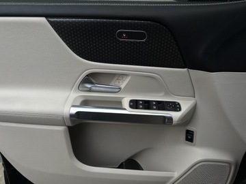 Mercedes GLB SUV 2.0 200d 150KM 2024 Mercedes-Benz GLB 200, zdjęcie 20