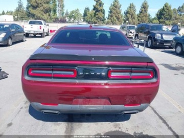 Dodge Challenger III 2018 Dodge Challenger Sxt 2018 3.6l 3.6 Benzyna 305KM, zdjęcie 4
