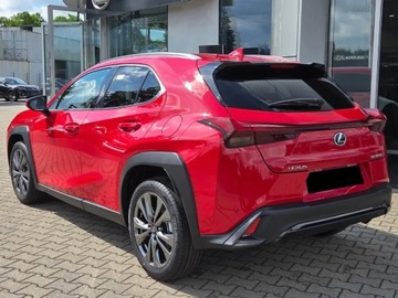 Lexus UX Crossover Facelifting 2.0 300h 199KM 2025 Od ręki - 300h F Sport Design 2.0 Hybrid Dynamic Force 199KM, zdjęcie 2
