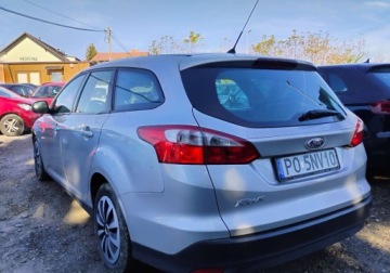 Ford Focus III Kombi 1.6 Duratorq TDCi DPF 115KM 2012 Ford Focus 122012r, SALON POLSKA. Lekko przetarty prawy bok. Jezdzi 1.6, zdjęcie 4