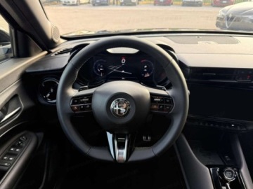 Alfa Romeo Junior SUV 1.2 Hybrid 145KM 2026 ALFA ROMEO Junior Ibrida Ti Suv 1.2 (145KM) 2026, zdjęcie 5
