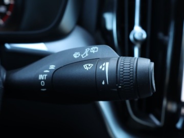 Volvo XC60 II Crossover D4 190KM 2018 Volvo XC60 D4, 187 KM, Automat, Skóra, Navi, zdjęcie 18