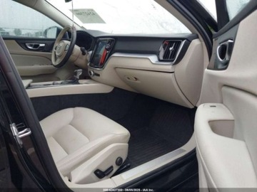 Volvo S60 III Sedan 2.0 T5 250KM 2020 Volvo S60 2020 Volvo S60 T5 FWD Momentum 2.0 Benzyna 250KM, zdjęcie 4