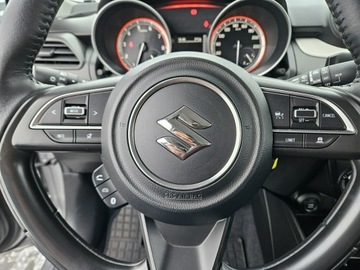 Suzuki Swift VI Hatchback Facelifting 1.2 DualJet SHVS 83KM 2021 Suzuki Swift Bezwypadkowy, Kamera, Android, zdjęcie 9