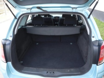 Opel Astra J Sports Tourer 1.6 Twinport ECOTEC 115KM 2010 Opel Astra 1.6 16V LPG, GAZ, Automat, Klima, zdjęcie 11