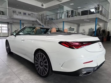 Mercedes CLE Coupe 2.0 300 258KM 2025 MERCEDES-BENZ CLE 300 4-Matic AMG Line 2.0 (258KM) 2025, zdjęcie 2