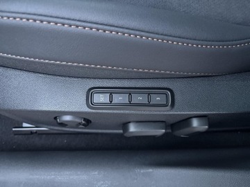 Cupra Leon II Sportstourer Facelifting 1.5 eTSI MHEV 150KM 2026 Cupra Leon Sportstourer 1.5 eTSI 150 KM 7-biegowa, zdjęcie 12