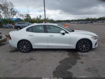 Volvo S60 III 2021 Volvo S60 T5 Momentum 2021 2.0 Benzyna 250KM, zdjęcie 6