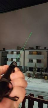 Лазерная указка с зеленой точкой