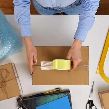 TAŚMA PAKOWA KLEJĄCA BEZBARWNA MOCNA przeźroczysta BIUROWA SAMOPRZYLEPNA