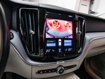 Volvo XC60 II 2021 VOLVO XC60 B4 D AWD Momentum Pro aut Suv 197KM 2021, zdjęcie 17