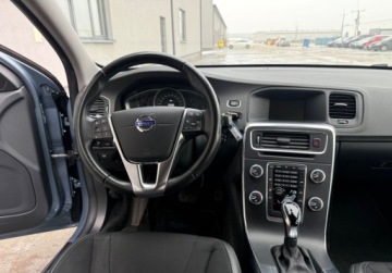 Volvo V60 I Kombi Facelifting 2.0 D4 DRIVE-E 190KM 2018 Volvo V60 salon PL FV VAT 23 bezwypadkowy roczna gwarancja hak, zdjęcie 12