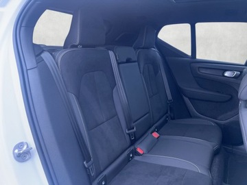 Volvo XC40 Crossover Facelifting 2.0 B3 163KM 2025 Volvo XC 40 Volvo XC40 Ultra B3 (163 + 14KM) FV23%, zdjęcie 39