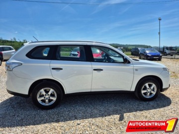 Mitsubishi Outlander III SUV Facelifting 2015 2.0 MIVEC 150KM 2015 Mitsubishi Outlander Oryginalny Przebieg Nawigacja Invite Czujniki Park, zdjęcie 13
