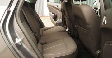 Opel Astra J Sports Tourer 1.6 Turbo ECOTEC 180KM 2011 Opel Astra 1,6TurboBenzyna NAVI Ksenon Alu 17 Niski Udokumentowany Przebieg, zdjęcie 7