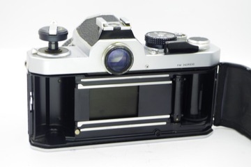 NIKON FM + NIKON NIKKOR 50 мм 1:2 ОЧЕНЬ ХОРОШО