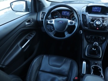 Ford Kuga II SUV 2.0 TDCi 180KM 2015 Ford Kuga 2.0 TDCi, 177 KM, 4X4, Skóra, Navi, zdjęcie 6