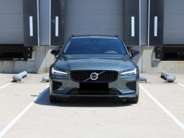 Volvo V60 II  Kombi Facelifting 2.0 B4 B 197KM 2026 2.0 B4 Ultra Dark (197 KM) Podgrzewana kierownica, zdjęcie 2