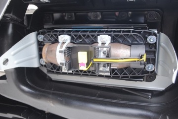 DESKA KONZOLA KOKPIT ORIGINÁLNÍ 5M1858296D 5M1857181 VW GOLF V PLUS