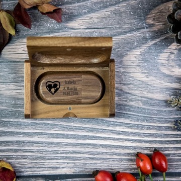 Деревянная флешка - орех 32 ГБ + коробка + СВАДЕБНАЯ гравировка