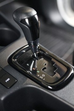 Toyota Hilux VIII Podwójna kabina Facelifting 2.8 D-4D 204KM 2023 Toyota Hilux 2.8 D-4D Double Cab Invincible 4x4 aut 2.8 Diesel 204KM, zdjęcie 23