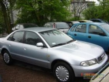 Audi A4 B5 Sedan 1.8 20V 125KM 1998 Audi A4 BEZWYPADKOWY 85 tys km idealny SERWISOWANY, zdjęcie 2