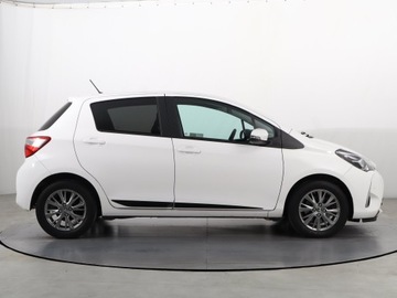 Toyota Yaris III Hatchback 5d Facelifting 2017 1.5 Dual VVT-iE 111KM 2017 Toyota Yaris 1.5 Dual VVT-i, Salon Polska, zdjęcie 5