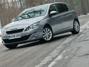 Peugeot 308 II Hatchback 5d 1.2 PureTech 130KM 2017 Peugeot 308 T9 1.2 Benzyna 131KM, zdjęcie 3
