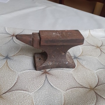 СТАРАЯ МАЛЕНЬКАЯ НАКОВАЛЬНЯ.НАКОВАЛЬНЯ