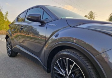 Toyota C-HR I Crossover 1.8 Hybrid 122KM 2017 Toyota C-HR 1,8 Hybrid Prestige Skora Kamera Navi 1.8 Hybryda 122KM, zdjęcie 15