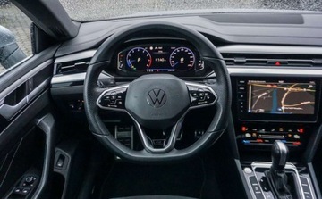 Volkswagen Arteon Fastback Facelifting 2.0 TSI 190KM 2021 Volkswagen Arteon R-Line Shooting Brake2,0 TSI 190 KM 2.0 Benzyna 190KM, zdjęcie 9