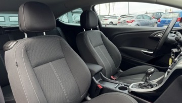 Opel Astra J Hatchback 5d 1.4 Turbo ECOTEC 140KM 2012 Opel Astra GTC, Udok. przebieg GWARANCJA 1.4 Benzyna 140KM, zdjęcie 22