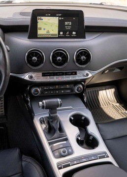 Kia Stinger Liftback 3.3 T-GDi 366KM 2018 Kia Stinger Kia Stinger 3.3T - GDI V6 GT AWD 3.3 Benzyna 366KM, zdjęcie 16