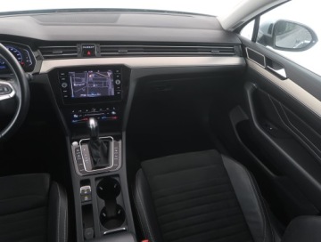 Volkswagen Passat B8 Variant Facelifting 2.0 TDI SCR 150KM 2023 VW Passat 2.0 TDI, Salon Polska, 1. Właściciel, zdjęcie 7
